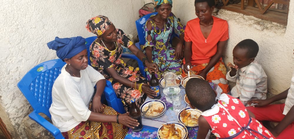 1. La table pour les pauvres et les microcrédits sans intérêt